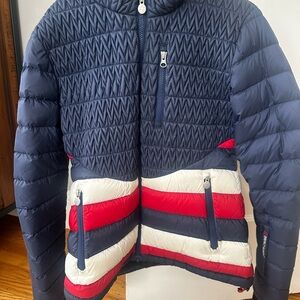 Perfect moment ski jacket,  warm and comfy.